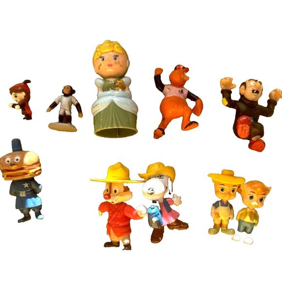 Peanuts Other - VINTAGE LOT 10 Snoopy McD’s Chipmunk Disney Forest Tale Gargamel Robbin Hood